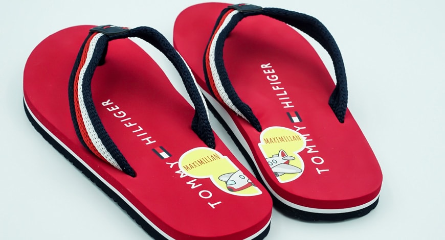 Lahe nimekleeps sandaalides